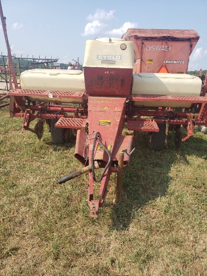 IH 400 Cyclo Planter 4-38", dry fert, ins, monitor, drum