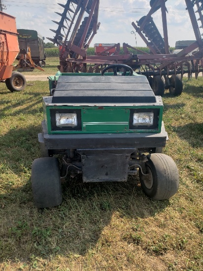 96 Cushman Turf Truckster Model 8986322B, liq cooled, 27hp gas hyd dump. [S#96012648]