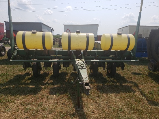 JD 7000 Maxemerge Planter 6-30", JD monitor, bean cups & inserts, manual