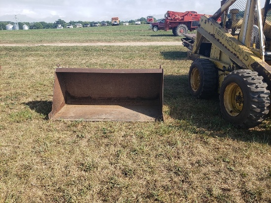 NH 5' Skid Loader Bucket