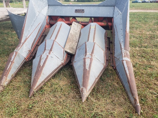 AC Gleaner 3-30  Corn Head