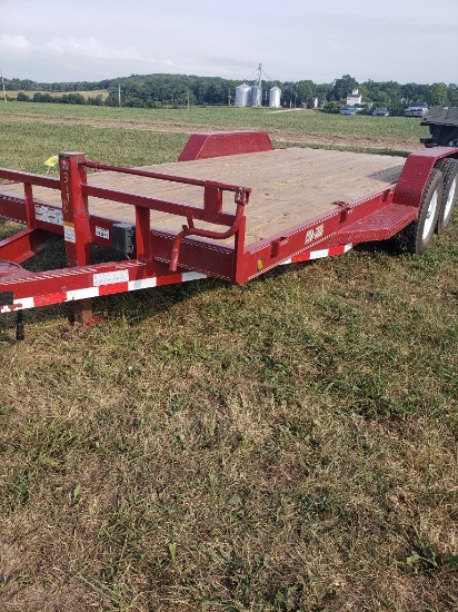 '05 Load Trail Trailer 14000 Lb GVW Tandem Axle, 16 Deck W/ 2' beaver tail, Pull out ramps
