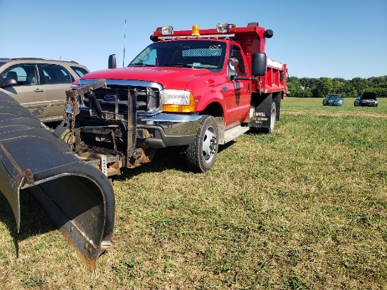 '99 Ford F450 Super Duty with snoplow & Bonnell spreader