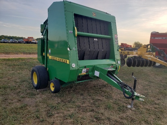 JD 566 Round Baler netwrap, monitor, PTO, book