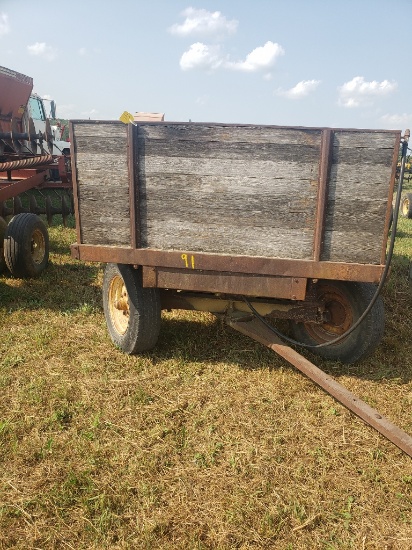 JD Barge Box with Hoist