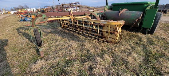 JD 660 Dolly Rake