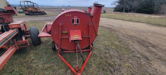IH 56 Forage Blower