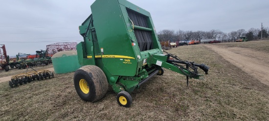 JD 569 Round Baler