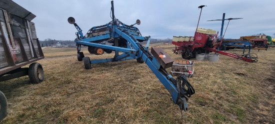 Kinze Rear Fold 12-30 Planter