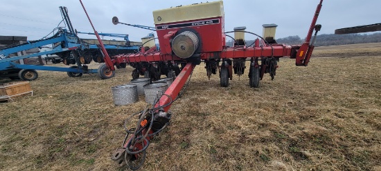 IH 800 6 Rw Planter