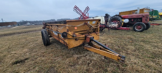 Knight 252 Manure Spreader