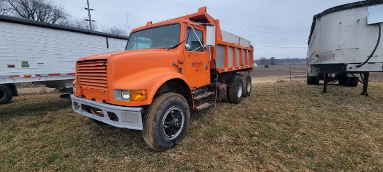 IH 4900 Dump Truck    title