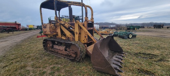 MF 300 Crawler Loader