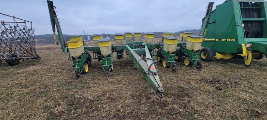JD 7000 19 Rw 20" Bean Planter