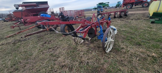 IH 2-12 Plow