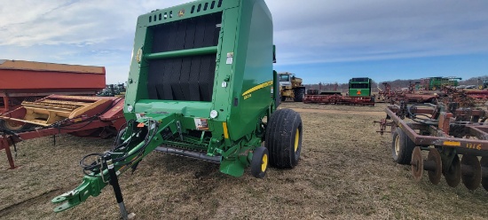 JD 560 R Round Baler