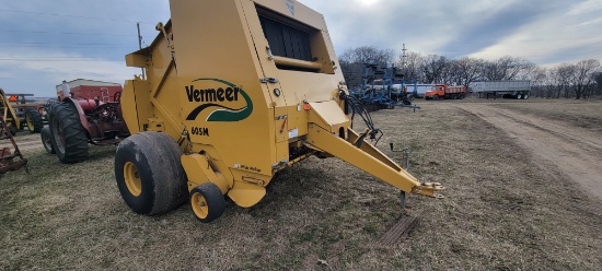 Vermeer 605M Round Baler