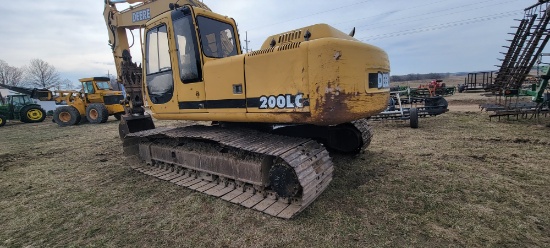 JD 200LC Excavator