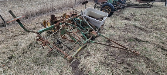 JD 290 Planter