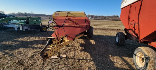 NH 302 Manure Spreader