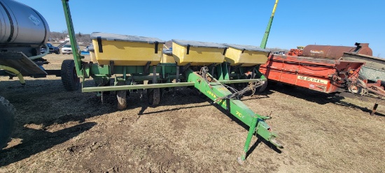 JD 7000 6R N