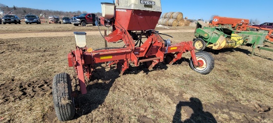 IH Cyclone Planter