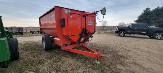 Kuhn Knight 3130 Feed Wagon