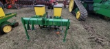 JD 2R planter