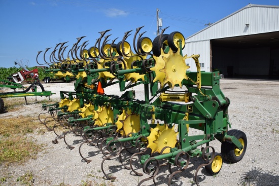 JD 85 Cultivator