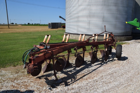 IH 720 Plow