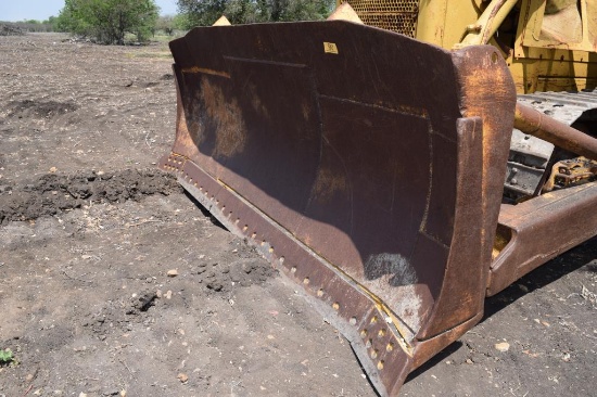 CAT D8H DOZER W/ 12' ROOT PLOW AND 20' BRUSH RAKE (85% UNDER CARRIAGE) S/N 36A5167 (NOTE: ITEM IS LO