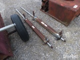 2 HYDRAULIC CYLINDERS