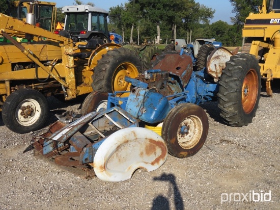 FORD 2000 TRACTOR (PARTS)