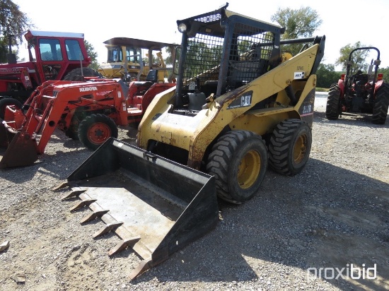 CAT 252B SKID STEER (SHOWING APPX 1038.9 HOURS) (SERIAL # CAT0252BVSCP03402)