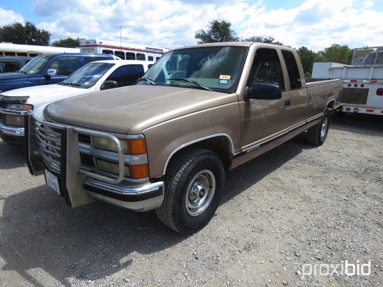 1996 CHEVROLET 2500 PICKUP (SHOWING APPX 255,845 MILES) (VIN # 1GCGC29R3TE220274) (TITLE ON HAND AND
