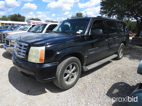2005 CADILLAC PLATINUM ESCALADE ESV (SHOWING APPX 243,812 MILES) (VIN # 3GYFK66N95G127028) (TITLE ON