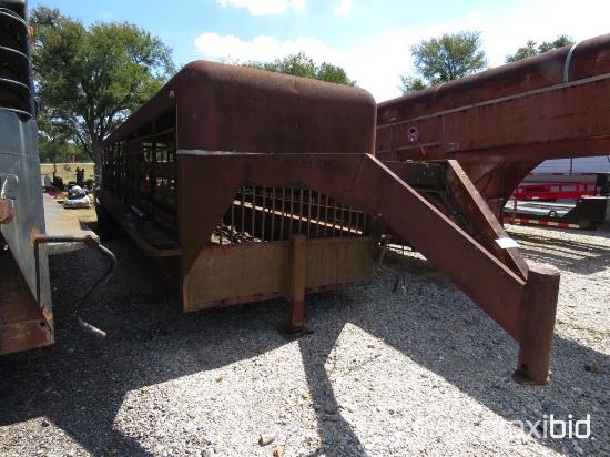 32' GOOSENECK CATTLE TRAILER (REGISTRATION RECEIPT ON HAND AND WILL BE MAILED CERTIFIED WITHIN 14 DA