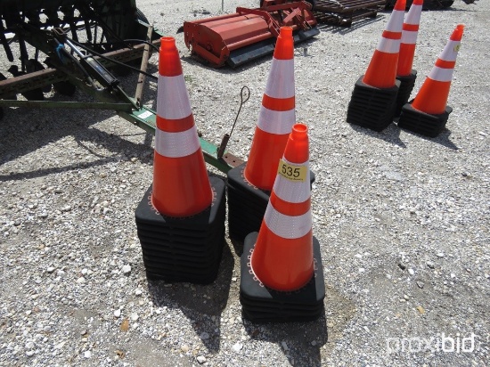 25 TRAFFIC CONES
