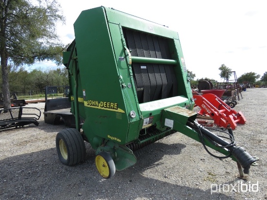 JD 567 ROUND BALER MONITOR IN THE OFFICE
