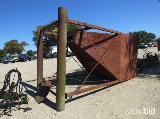 GRAIN BIN