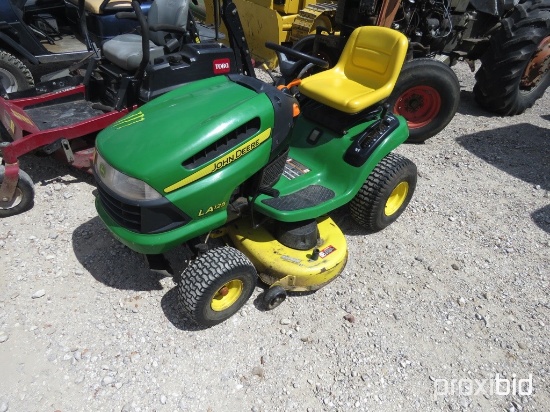 JD LA125 RIDING MOWER (SHOWING APPX 343 HOURS) (SERIAL # 40J-0533035