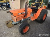 KUBOTA B8200 TRACTOR W/ MANUALS (SHOWING APPX 988 HOURS) (SERIAL # 11887) (MANUALS IN THE OFFICE)