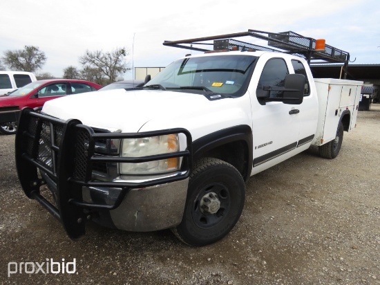 2008 CHEVROLET 2500 HD PICKUP 1 OWNER (SHOWING APPX 213,549 MILES, UP TO BUYER TO DO THEIR DUE DILLI