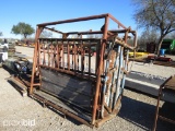 CATTLE SQUEEZE CHUTE