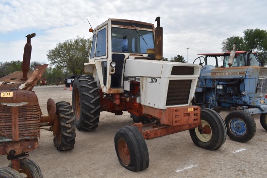 CASE 970 TRACTOR (SHOWING APPX 8,011 HOURS (SERIAL # 2442000)