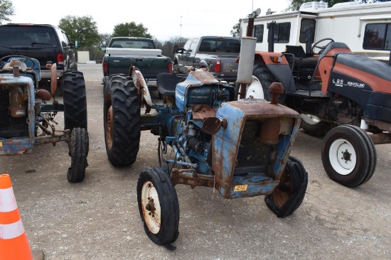 FORD 3000 TRACTOR (SERIAL # C391148) (PARTS TRACTOR)