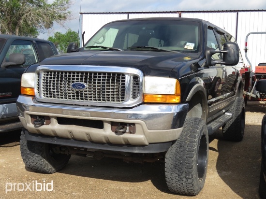 2000 FORD EXCURSION (VIN # 1FMNU43S3YEC52253) (SHOWING APPX 220,558 MILES, UP TO BUYER TO DO THEIR D