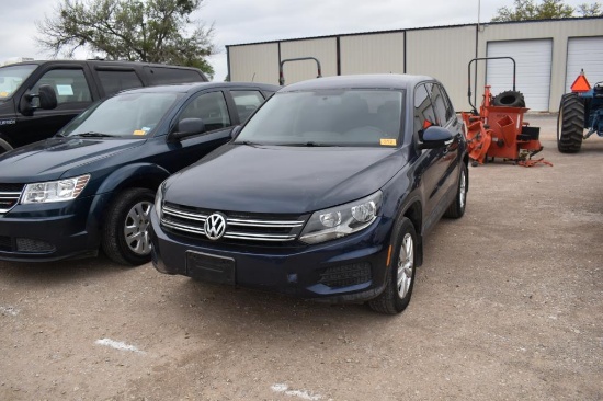 2013 VOLKSWAGEN TIGUAN (VIN # WVGAV7AX4DW555428) (SHOWING APPX 110,313 MILES, UP TO BUYER TO DO THEI