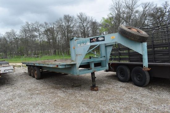 1968 24' GOOSENECK TRIPLE AXLE TRAILER (PLATE # FTXM14) (REGISTRATION RECEIPT ON HAND AND WILL BE MA