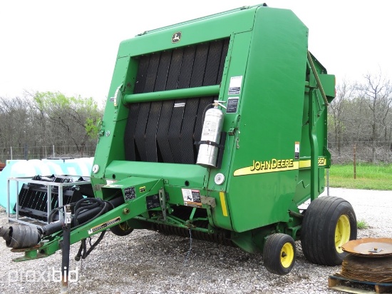 JD 567 ROUND BALER W/ MONITOR